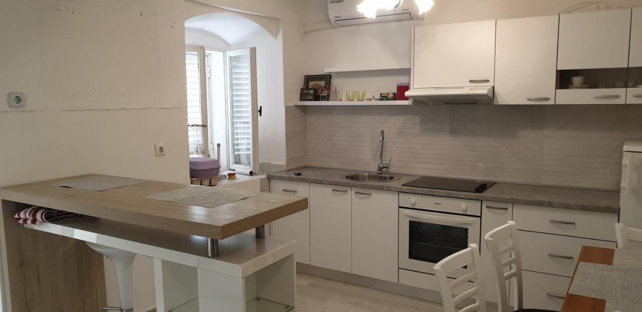 Ulica Dvori Narca 12 Apartment 4+2 Per. Baška Екстериор снимка