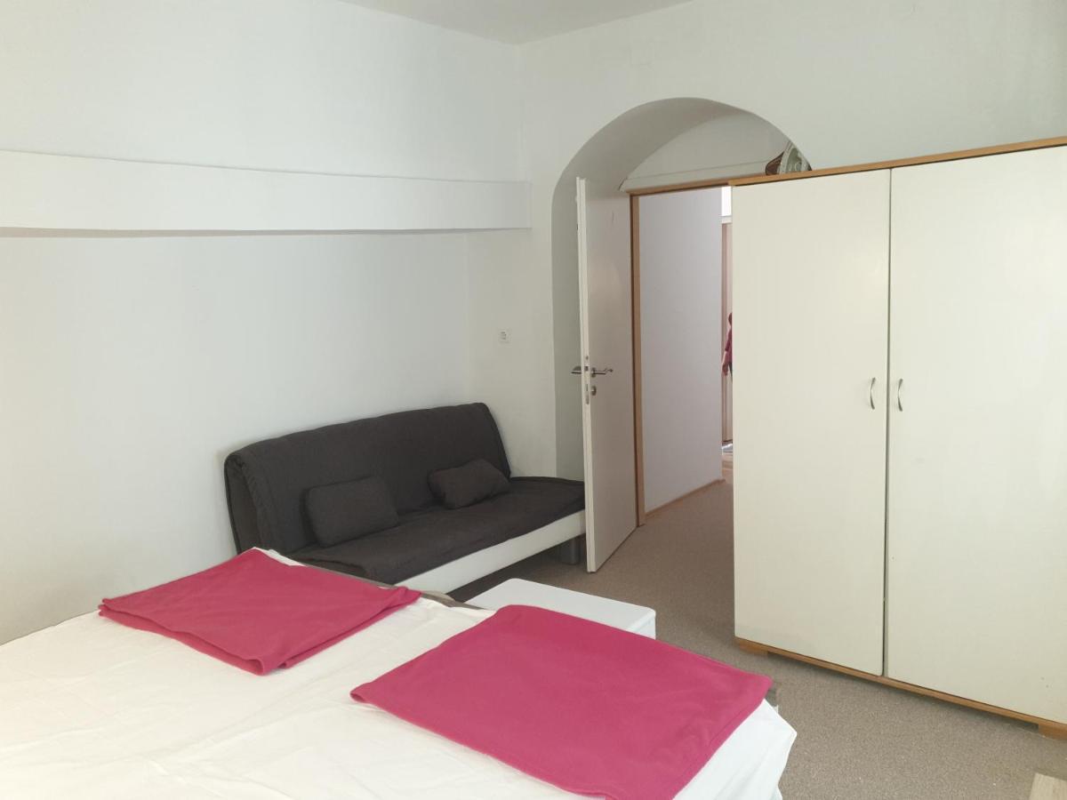 Ulica Dvori Narca 12 Apartment 4+2 Per. Baška Екстериор снимка