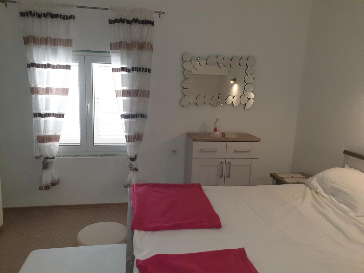 Ulica Dvori Narca 12 Apartment 4+2 Per. Baška Екстериор снимка